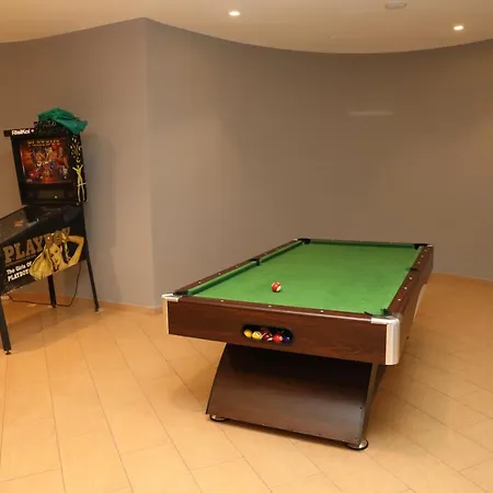 Della Notte Hotel 3*