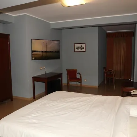 Della Notte Hotel