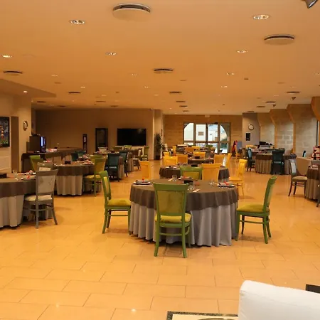 Della Notte Hotel